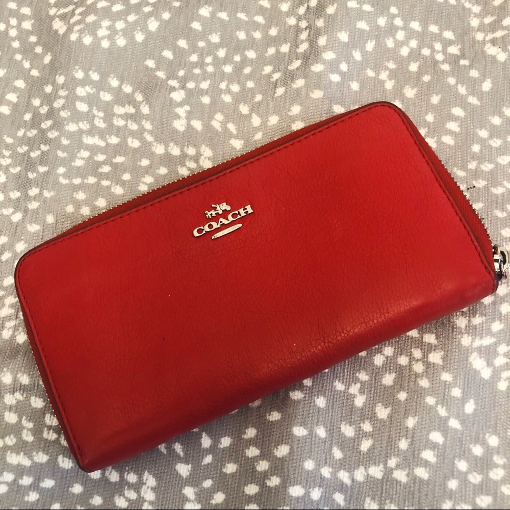 Coach wallet🤩